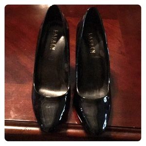 Ralph Lauren Gorgeous Black patent wedges.